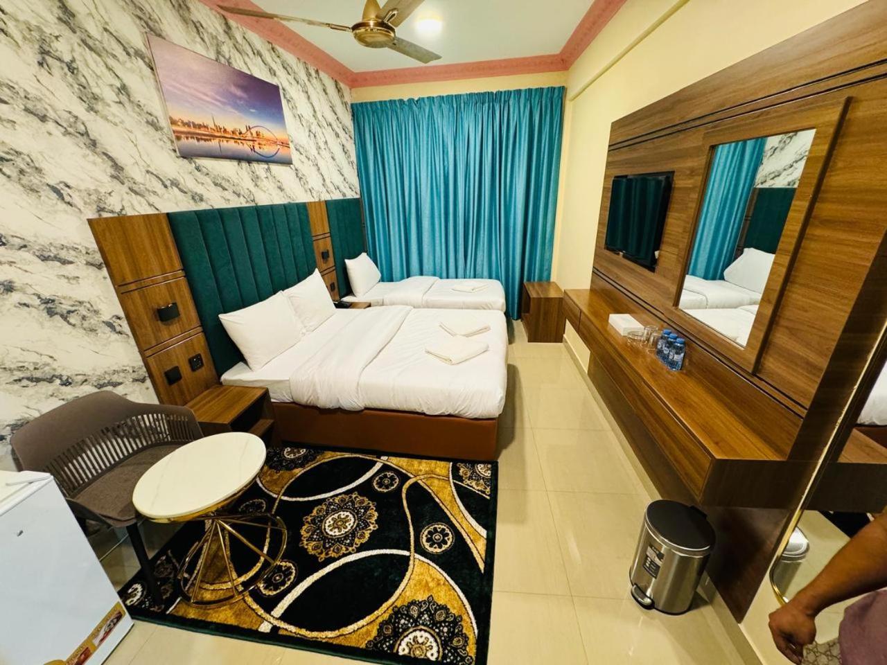 Three Dot Hotel Dubai